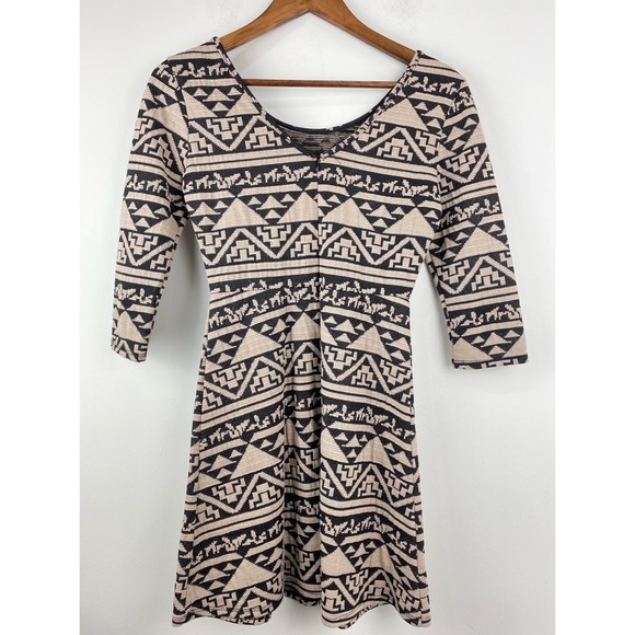 KLd Signature size Small Tan Black Pyramids Egypt Print Geometric Skater Dress - Picture 5 of 8